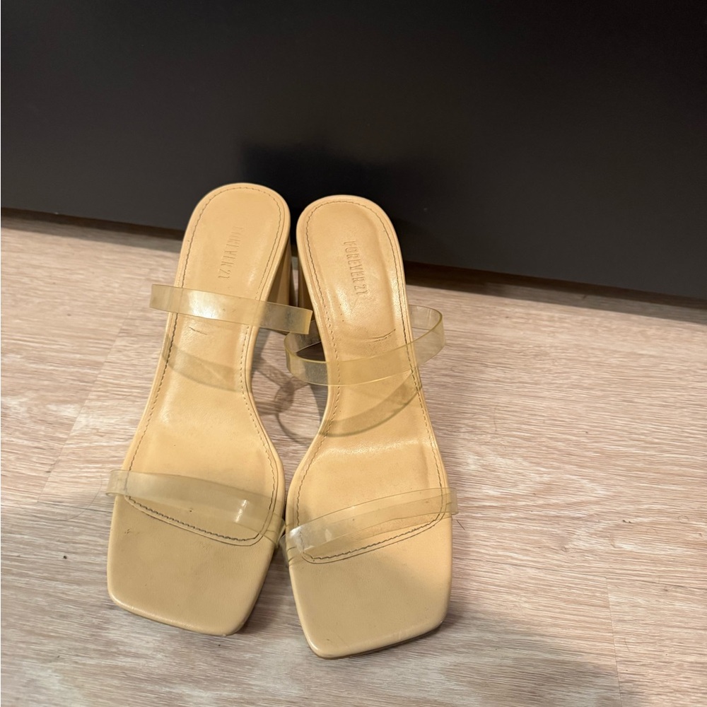 Used clear heels ( Fashion Nova)
